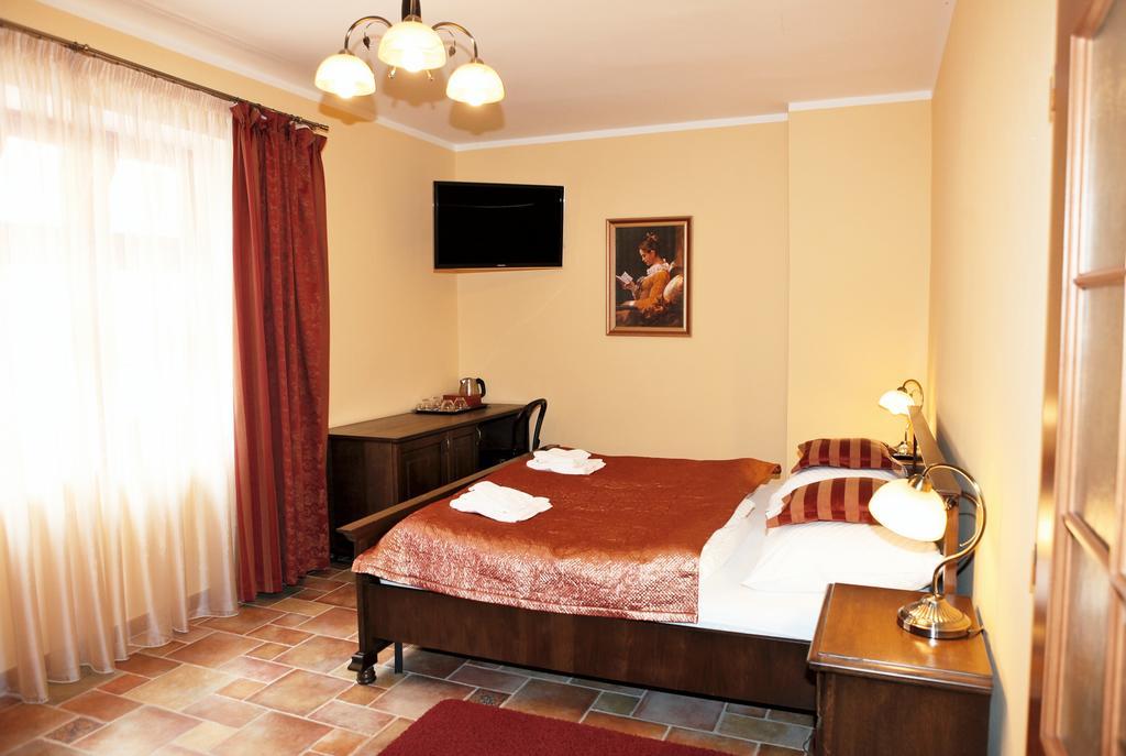 Hotel Pelikan Тршебонь Екстер'єр фото